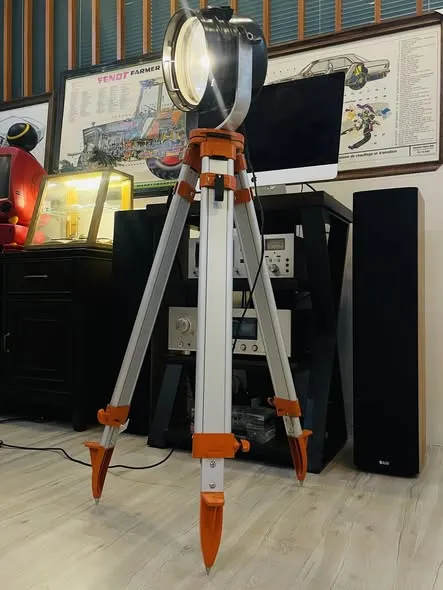 Đèn pha quân sự Projecteur PH-9-A Fives-Cail Babcock