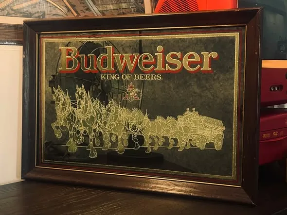 Tranh gương pub Budweiser (thập niên 80)
