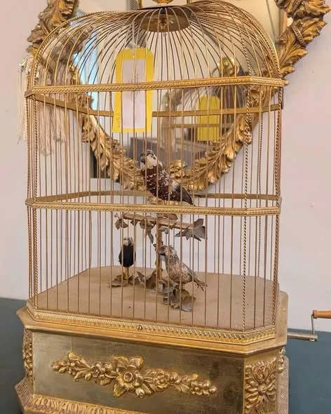 Lồng chim hót tự động Reuge Music, Thụy Sĩ