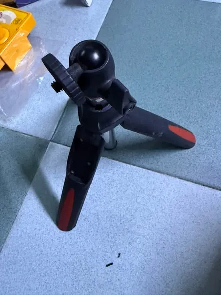 Gậy tự sướng kiêm tripod iLike có nút bấm bluetooth