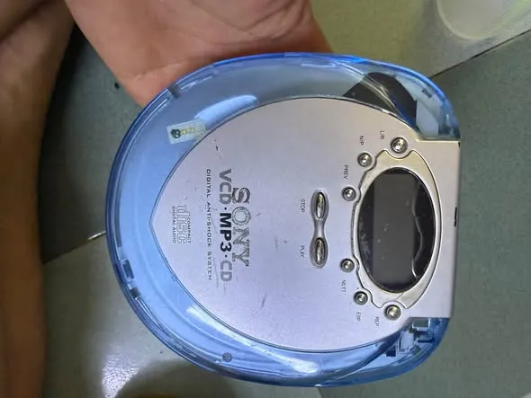 Máy nghe đĩa cầm tay Sony VCD/MP3/CD